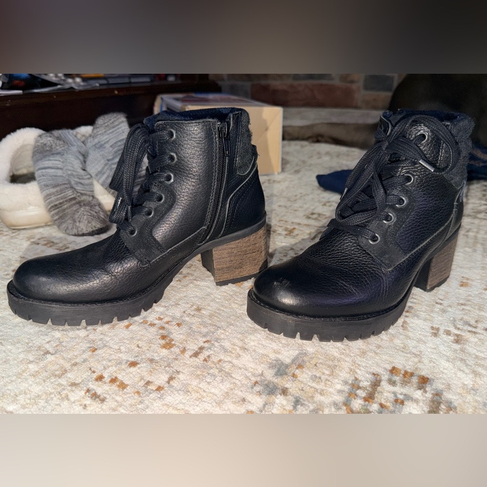 Bull Boxer Cassie Black Leather Ankle Boots combat. Excellent shape size 6